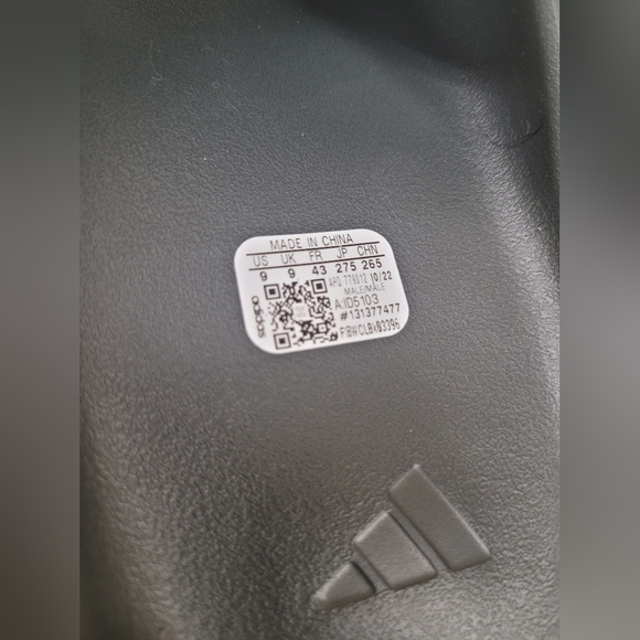 Yeezy Slide - Dark Onyx - SOLD - Picture 3 of 3